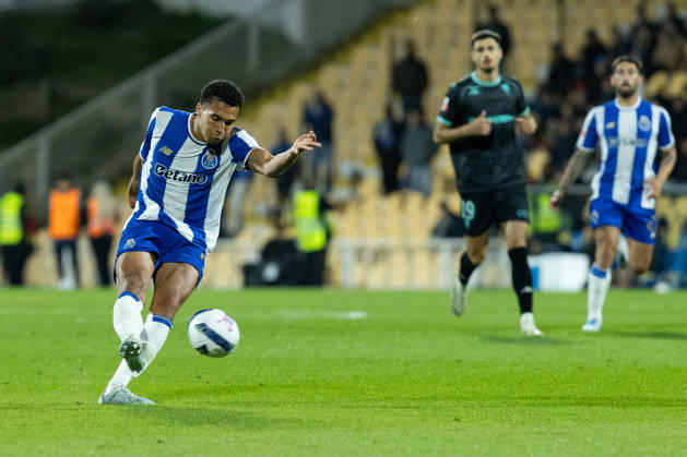 April 12, 2026, Estoril, Oeiras, Portugal: Porto defender from Portugal ALBERTO COSTA (20) in action during the game of Matchday 29 of the Liga Portugal Betclic between Estoril and Porto at Estadio Antonio Coimbra da Mota Estoril Portugal - ZUMAs359 20260412_zsp_s359_105 Copyright: xAlexandrexdexSousax