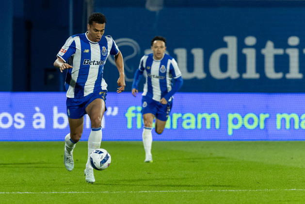 April 12, 2026, Estoril, Oeiras, Portugal: Porto defender from Portugal ALBERTO COSTA (20) in action during the game of Matchday 29 of the Liga Portugal Betclic between Estoril and Porto at Estadio Antonio Coimbra da Mota Estoril Portugal - ZUMAs359 20260412_zsp_s359_085 Copyright: xAlexandrexdexSousax