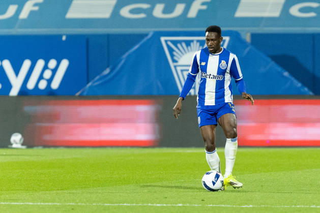 April 12, 2026, Estoril, Oeiras, Portugal: Porto defender from Nigeria ZAIDU SANUSI (12) in action during the game of Matchday 29 of the Liga Portugal Betclic between Estoril and Porto at Estadio Antonio Coimbra da Mota Estoril Portugal - ZUMAs359 20260412_zsp_s359_052 Copyright: xAlexandrexdexSousax