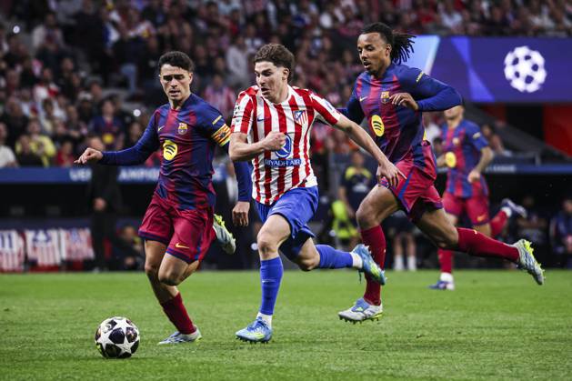 UEFA Champions League quarterfinal second leg soccer match Atletico Madrid vs FC Barcelona, Barca at Riyadh Air Metropolitano stadium in Madrid, Spain. 14 April 2026 Julian Alvarez and Pedri 900 Cordon Press 900 CordonxPress LOF - Champions League Atletico Madrid vs FC Barcelona