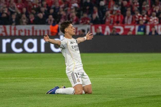 Soccer, Men, 2025 2026 season, Champions League quarter-final, second leg , FC Bayern Munich Real Madrid 4 3 , Arda Güler Real Madrid , Celebration after goal to 0 1, 15 04 2026, Copyright: xMatthiasxKochx