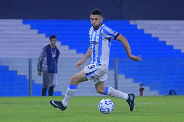 RECORD DATE NOT STATED 15th April 2026; Presidente Peron Stadium, Buenos Aires, Argentina; Copa Sudamericana Football Racing versus Botafogo; Adrian Martinez of Racing runs with the ball PoolxPelaezxBurga DiaEsportivo