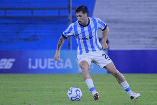 RECORD DATE NOT STATED 15th April 2026; Presidente Peron Stadium, Buenos Aires, Argentina; Copa Sudamericana Football Racing versus Botafogo; Baltasar Rodriguez of Racing controls the ball PoolxPelaezxBurga DiaEsportivo