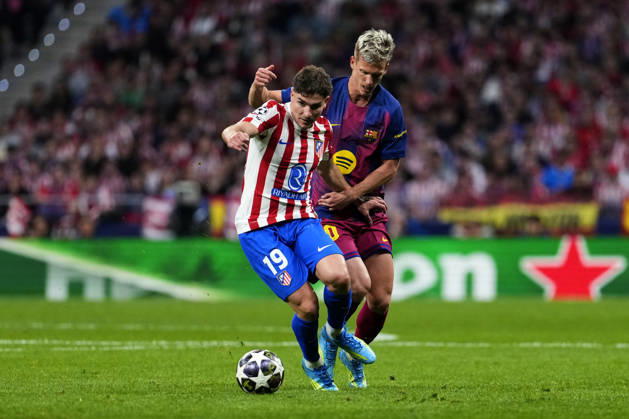 SOCCER-Matchday Round of Quarter-finals of UEFA Champions League match between Atletico de Madrid and FC Barcelona, Barca at Riyadh Air Metropolitano on April 14, 2026. Julian Alvarez of Atletico de Madrid battles for the ball with Dani Olmo of FC Barcelona during the UEFA Champions League match between Atletico de Madrid and FC Barcelona at Riyadh Air Metropolitano on April 14, 2026. Madrid Madrid Spain EDITORIAL USE ONLY Copyright: xx SENISx-xCEBOLLAx xALFAQUIx dpphotos201651