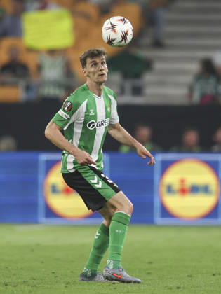 ESP: Real Betis-SC Braga. UEFA Europa League. Quarter-Finals, second Leg. Diego Llorente of Real Betis during the UEFA Europa League match, Quarter-Finals, second leg between Real Betis and SC Braga. Olimpico de la Cartuja Stadium on April 17, 2026 in Sevilla, Spain. kpng Copyright: xAntonioxPozox xPRESSINPHOTOx AP_260417_BET_BRA_2526_179