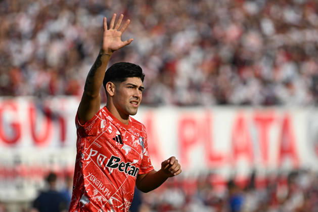 Torneo Apertura Mercado Libre 2026 match between River Plate and Boca Juniors BUENOS AIRES, ARGENTINA - APRIL 19: Lautaro Rivero of River Plate warm up previous a Torneo Apertura Mercado Libre 2026 match between River Plate and Boca Juniors at Mas Monumental Antonio Vespucio Liberti Stadium on April 19, 2026 in Buenos Aires, Argentina. Buenos Aires Buenos Aires Buenos Aires Argentina Copyright: xIMAGOx xPhotoCero5x xLucianoxBisbalx