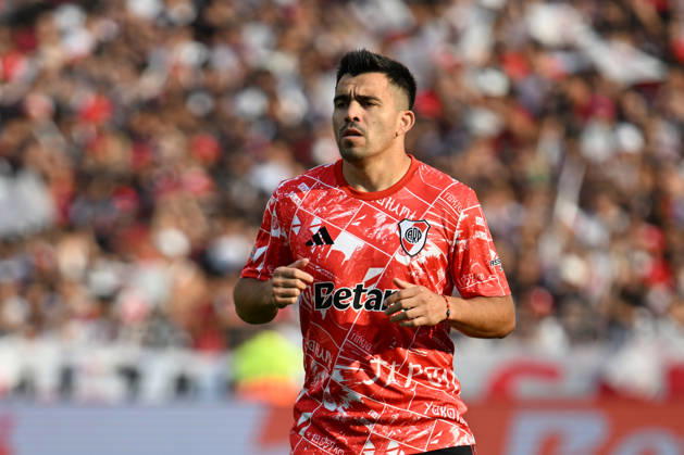 Torneo Apertura Mercado Libre 2026 match between River Plate and Boca Juniors BUENOS AIRES, ARGENTINA - APRIL 19: Marcos Acuna of River Plate warm up previous a Torneo Apertura Mercado Libre 2026 match between River Plate and Boca Juniors at Mas Monumental Antonio Vespucio Liberti Stadium on April 19, 2026 in Buenos Aires, Argentina. Buenos Aires Buenos Aires Buenos Aires Argentina Copyright: xIMAGOx xPhotoCero5x xLucianoxBisbalx
