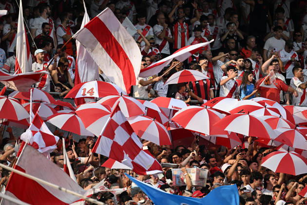 Torneo Apertura Mercado Libre 2026 match between River Plate and Boca Juniors BUENOS AIRES, ARGENTINA - APRIL 19: fans or River Plate previous a Torneo Apertura Mercado Libre 2026 match between River Plate and Boca Juniors at Mas Monumental Antonio Vespucio Liberti Stadium on April 19, 2026 in Buenos Aires, Argentina. Buenos Aires Buenos Aires Buenos Aires Argentina Copyright: xIMAGOx xPhotoCero5x xLucianoxBisbalx