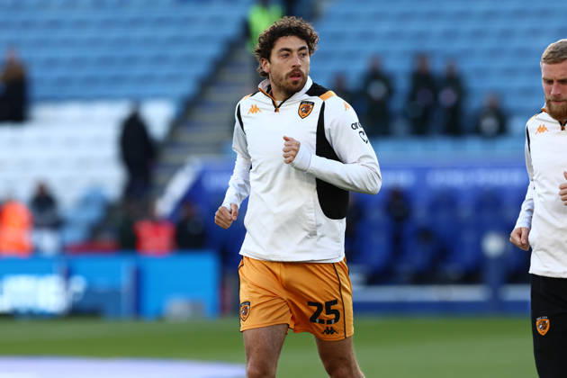 Leicester City v Hull City, EFL Sky Bet Championship Hull City midfielder Matt Crooks (25) warms up before the EFL Sky Bet Championship match between Leicester City and Hull City at the King Power Stadium, Leicester, UK on 21 April 2026. Leicester King Power Stadium Leicestershire UK Editorial use only DataCo restrictions apply See www.football-dataco.com , Copyright: xJohnxMallettx PSI-24111-0017