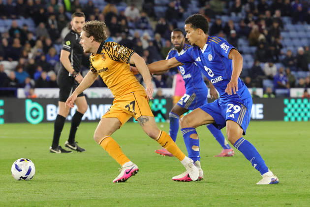 Leicester City v Hull City, EFL Sky Bet Championship Hull City midfielder Regan Slater (27) battles Leicester City midfielder Divine Mukasa (on loan from Manchester City) (29) during the EFL Sky Bet Championship match between Leicester City and Hull City at the King Power Stadium, Leicester, UK on 21 April 2026. Leicester King Power Stadium Leicestershire UK Editorial use only DataCo restrictions apply See www.football-dataco.com , Copyright: xJohnxMallettx PSI-24111-0068