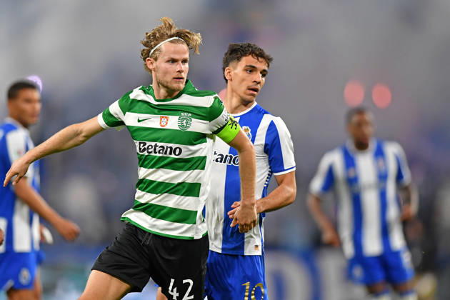 22nd April 2026; Dragao Stadium, Porto, Portugal; Taca de Portugal, FC Porto versus Sporting Lisboa; Gabri Veiga of FC Porto and Morten Hjulmand of Sporting Lisboa DanielxCastro DiaEsportivo