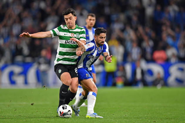 22nd April 2026; Dragao Stadium, Porto, Portugal; Taca de Portugal, FC Porto versus Sporting Lisboa; Alan Varela of FC Porto battles for possession ball with Pedro Goncalves of Sporting Lisboa DanielxCastro DiaEsportivo