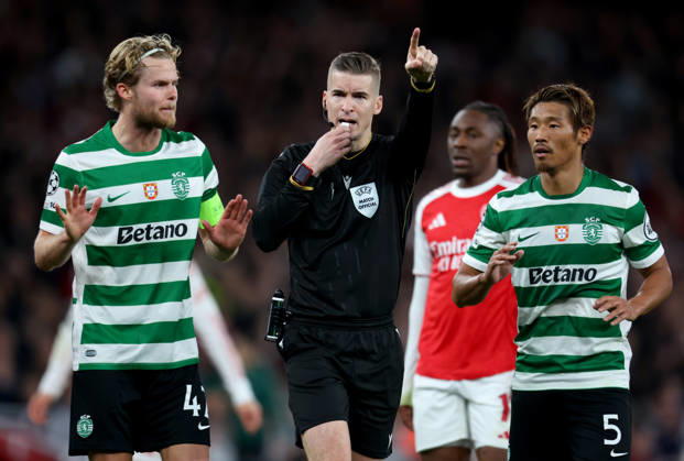 Arsenal FC v Sporting Clube de Portugal - UEFA Champions League 2025 26 Quarter-Final Second Leg Referee Francois Letexier, Morten Hjulmand and Hidemasa Morita of Sporting Clube de Portugal in incident during the UEFA Champions League 2025 26 Quarter-Final Second Leg match between Arsenal FC and Sporting Clube de Portugal at Arsenal Stadium on April 15, 2026 in London, England. WARNING! This Photograph May Only Be Used For Newspaper And Or Magazine Editorial Purposes. May Not Be Used For Publications Involving 1 player, 1 Club Or 1 Competition Without Written Authorisation From Football DataCo Ltd. For Any Queries, Please Contact Football DataCo Ltd on +44 (0) 207 864 9121 London Arsenal Stadium England United Kingdom Copyright: xAllstarxPicturexLibraryxLtdx