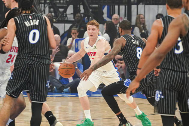 Detroit Pistons at Orlando Magic, Orlando, Florida, USA Orlando, Florida, USA, April 25, 2026, Detroit Pistons guard Kevin Huerter 27 rushing upcourt at the Kia Center. Copyright: xMartyxJean-Louisx