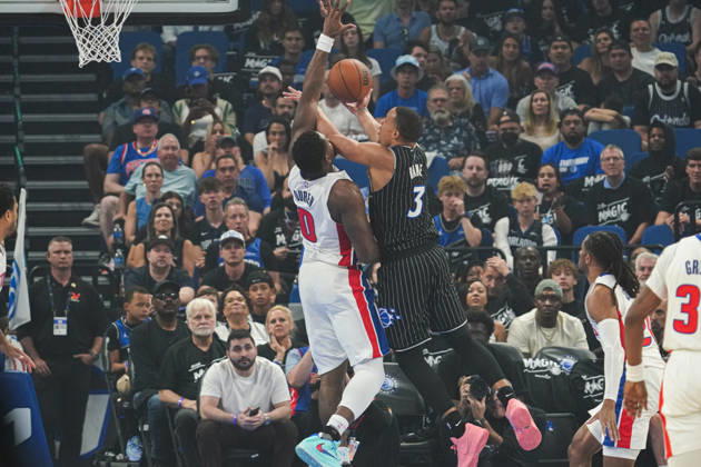 Detroit Pistons at Orlando Magic, Orlando, Florida, USA Orlando, Florida, USA, April 25, 2026, Orlando Magic guard Desmond Bane 3 attempting to score at the Kia Center. Copyright: xMartyxJean-Louisx