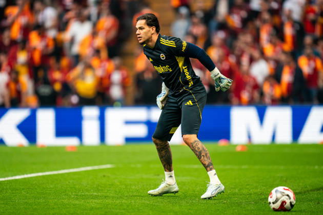 Galatasaray SK v Fenerbahce SK - Trendyol Super Lig Ederson Moraes of Fenerbahce is in action during the Trendyol Super League match between Galatasaray and Fenerbahce at Rams Park in Istanbul, Turkey, on April 26, 2026. Istanbul Istanbul Turkey Copyright: xYagizxGurtugx originalFilename:gurtug-galatasa260426_npGjc
