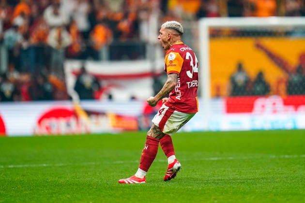 Galatasaray SK v Fenerbahce SK - Trendyol Super Lig Lucas Torreira of Galatasaray A.S. celebrates his team s first goal during the Trendyol Super League match between Galatasaray and Fenerbahce at Rams Park in Istanbul, Turkey, on April 26, 2026. Istanbul Istanbul Turkey Copyright: xYagizxGurtugx originalFilename:gurtug-galatasa260426_npt2F