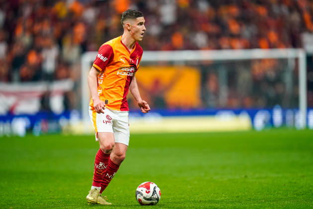 Galatasaray SK v Fenerbahce SK - Trendyol Super Lig Roland Sallai of Galatasaray SK is in action during the Trendyol Super League match between Galatasaray and Fenerbahce at Rams Park on April 26, 2026, in Istanbul, Turkey. Istanbul Istanbul Turkey Copyright: xYagizxGurtugx originalFilename:gurtug-galatasa260426_npofW