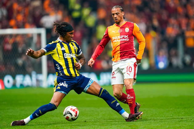 Galatasaray SK v Fenerbahce SK - Trendyol Super Lig Leroy Aziz Sane of Galatasaray SK is in action during the Trendyol Super League match between Galatasaray and Fenerbahce at Rams Park in Istanbul, Turkey, on April 26, 2026. Istanbul Istanbul Turkey Copyright: xYagizxGurtugx originalFilename:gurtug-galatasa260426_npK4o