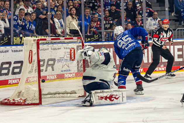 Ice Hockey, DEL, Playoff Final 3, Adler Mannheim - Eisbären Berlin