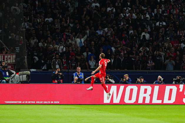 Goal celebration after scoring 0 1 from penalty kick Harry Kane FC Bayern Munich, 09 FRA, Paris St Germain vs FC Bayern Munich, Football, UEFA Champions League, Semi-final, 2025 2026 season, 28 04 2026 FRA, Paris St Germain vs FC Bayern Munich, Football, UEFA Champions League, Semi-final, 2025 2026 season, 28 04 2026 Paris Copyright: xEibner-Pressefoto MarcelxvonxFehrnx EP_MFN