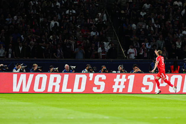 Goal celebration after scoring 0 1 from penalty kick Harry Kane FC Bayern Munich, 09 , The LED board reads World s 1 FRA, Paris St Germain vs FC Bayern Munich, Football, UEFA Champions League, Semi-final, 2025 2026 season, 28 04 2026 FRA, Paris St Germain vs FC Bayern Munich, Football, UEFA Champions League, Semi-final, 2025 2026 season, 28 04 2026 Paris Copyright: xEibner-Pressefoto MarcelxvonxFehrnx EP_MFN