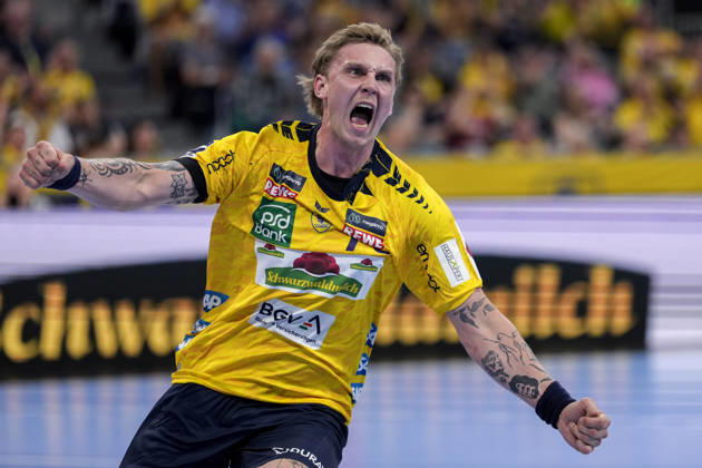 Edwin Aspenbäck RNL, 78 , player of Rhein Neckar Löwen, celebrates a goal, cheering, jubilation, goal celebration, celebrate the goal, goal, celebration, cheers about the goal, rejoicing, joy, rejoices, optimistic, positive, game scene, highlight, single picture, single photo, action, action, 01 05 2026, Mannheim Germany , Handball, Bundesliga, Rhein Neckar Löwen MT Melsungen xozx