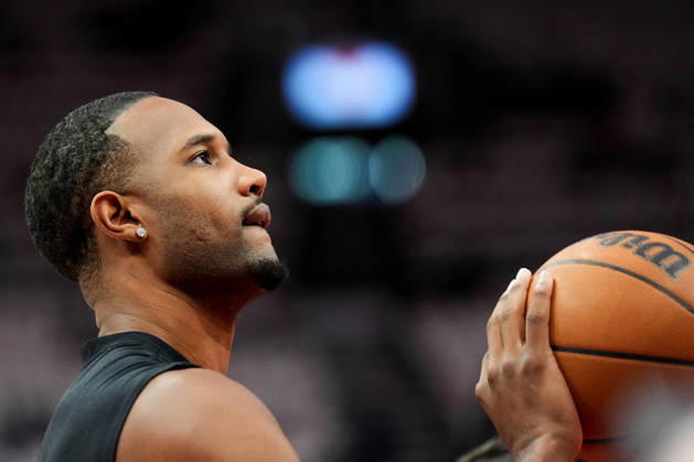 Toronto Raptors v Cleveland Cavaliers - NBA, Basketball Herren, USA Playoffs TORONTO, CANADA - MAY 1 : Evan Mobley of Cleveland Cavaliers warms up ahead of the Game Six of the Eastern Conference First Round NBA Playoffs between Cleveland Cavaliers and Toronto Raptors at the Scotiabank Arena on May 1, 2026 in Toronto, Ontario, Canada. Mert Alper Dervis Anadolu Ontario Canada. Editorial use only. Please get in touch for any other usage. Copyright: x2026xAnadoluxMertxAlperxDervisx
