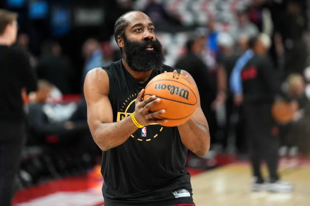 Toronto Raptors v Cleveland Cavaliers - NBA, Basketball Herren, USA Playoffs TORONTO, CANADA - MAY 1 : James Harden of Cleveland Cavaliers warms up ahead of the Game Six of the Eastern Conference First Round NBA Playoffs between Cleveland Cavaliers and Toronto Raptors at the Scotiabank Arena on May 1, 2026 in Toronto, Ontario, Canada. Mert Alper Dervis Anadolu Ontario Canada. Editorial use only. Please get in touch for any other usage. Copyright: x2026xAnadoluxMertxAlperxDervisx