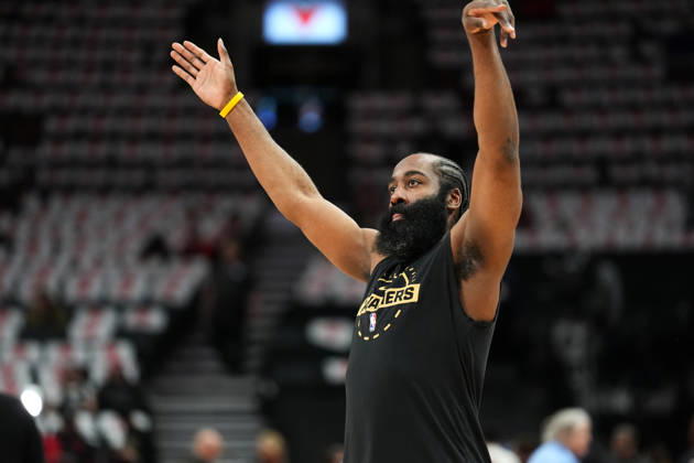 Toronto Raptors v Cleveland Cavaliers - NBA, Basketball Herren, USA Playoffs TORONTO, CANADA - MAY 1 : James Harden of Cleveland Cavaliers warms up ahead of the Game Six of the Eastern Conference First Round NBA Playoffs between Cleveland Cavaliers and Toronto Raptors at the Scotiabank Arena on May 1, 2026 in Toronto, Ontario, Canada. Mert Alper Dervis Anadolu Ontario Canada. Editorial use only. Please get in touch for any other usage. Copyright: x2026xAnadoluxMertxAlperxDervisx