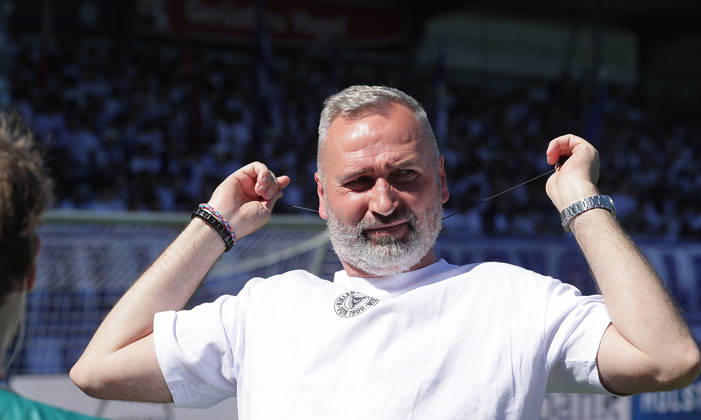 Coach Tim Walter Holstein Kiel Football, Men, Season 2025 2026, 2 BL, Holstein Stadion, Holstein Kiel vs Eintracht Braunschweig DFL REGULATIONS PROHIBIT ANY USE OF PHOTOGRAPHS AS IMAGE SEQUENCES AND OR QUASI VIDEO