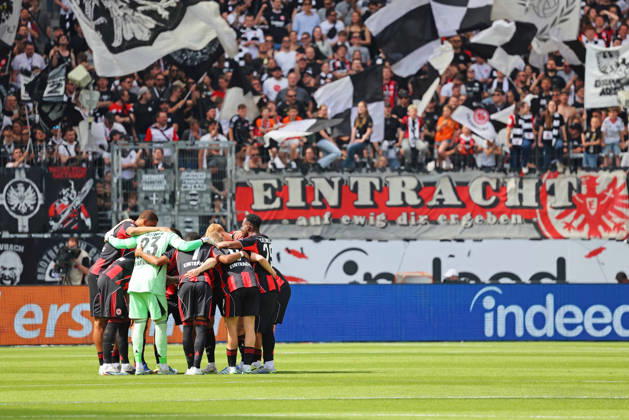 Frankfurt, Germany 02 May 2026 1 BL 2025 2026 Sp 32 Eintracht Frankfurt v Hamburger SV In the picture The players of Eintracht Frankfurt form a team circle to close ranks DFL regulations prohibit any use of photographs as image sequences and or quasi video Deutsche Bank Park Hessen Copyright: xFotostandx xRacochax
