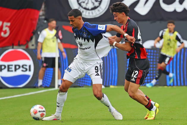 Frankfurt, Germany 02 May 2026 1 BL 2025 2026 Sp 32 Eintracht Frankfurt v Hamburger SV In picture from left in duel Robert Glatzel HSV v Can Uzun Frankfurt DFL regulations prohibit any use of photographs as image sequences and or quasi video Deutsche Bank Park Hessen Copyright: xFotostandx xRacochax