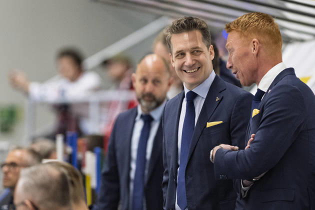Czech Hockey Games, part of Euro Hockey tour series match Czech Republic vs. Sweden in Ceske Budejovice, May 2, 2026. Coach of Sweden Sam Hallam. (CTKxPhoto VaclavxPancer) CTKPhotoP2026050204729  CTKPhotoP2026050204729
