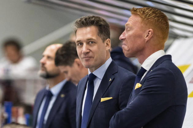 Czech Hockey Games, part of Euro Hockey tour series match Czech Republic vs. Sweden in Ceske Budejovice, May 2, 2026. Coach of Sweden Sam Hallam. (CTKxPhoto VaclavxPancer) CTKPhotoP2026050204731  CTKPhotoP2026050204731