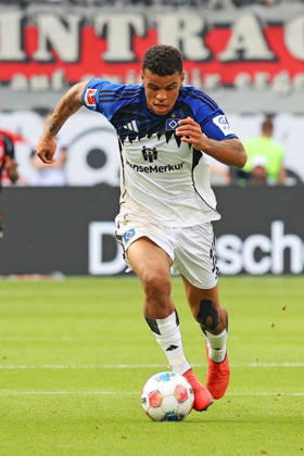 Frankfurt, Germany 02 May 2026 1 BL 2025 2026 Sp 32 Eintracht Frankfurt v Hamburger SV In the picture Ransford Königsdörffer Koenigsdoerffer HSV during a tempo counterattack DFL regulations prohibit any use of photographs as image sequences and or quasi video Deutsche Bank Park Hessen Copyright: xFotostandx xRacochax