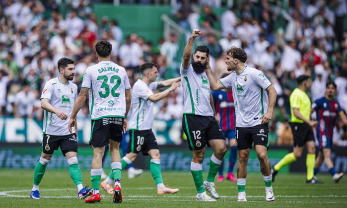 Real Racing Club de Santander vs SD Huesca - LaLiga Hypermotion - 03 05 2026 Asier Villalibre of Real Racing Club de Santander celebrates his goal during the LaLiga Hypermotion match between Real Racing Club de Santander and SD Huesca at Estadio El Sardinero on May 03, 2026 in Santander, Spain. Santander Spain Copyright: xPabloxGarcia PGSxPhotoxAgencyx