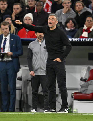 06 05 2026, Football UEFA Championsleague 2025 2026 semi-final second leg, FC Bayern Munich Paris St Germain, in the Allianz Arena Munich, coach Luis Enrique FC Paris Saint Germain gestures DFL and DFB regulations prohibit any use of photographs as image sequences and or quasi video