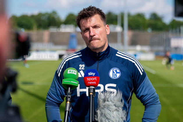 07 05 2026, Football, Training of FC Schalke 04 Media round with goalkeeper Kevin Müller FC Schalke 04 Gelsenkirchen Training ground FC Schalke 04 NRW Germany xRHR PHOTO YYx Copyright: RHR-FOTOx RHR-FOTO YY