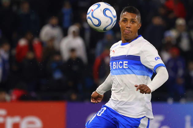 Futbol, Universidad Catolica vs Cruzeiro Fase de grupos, Copa Libertadores 2026. El jugador de Universidad Catolica Jhojan Valencia es fotografiado durante el partido de copa libertadores por el grupo D contra Cruzeiro disputado en el estadio Claro Arena en Santiago, Chile. 06 05 2026 Jonnathan Oyarzun Photosport Football, Universidad Catolica vs Cruzeiro Group stage, Copa Libertadores 2026. Universidad Catolica™s player Jhojan Valencia is pictured during the copa libertadores match for group D against Cruzeiro at the Claro Arena stadium in Santiago, Chile. 06 05 2026 Jonnathan Oyarzun Photosport Universidad Catolica vs Cruzeiro, Copa Libertadores 2026