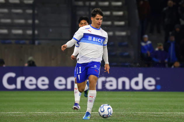 Futbol, Universidad Catolica vs Cruzeiro Fase de grupos, Copa Libertadores 2026. El jugador de Universidad Catolica Clemente Montes es fotografiado durante el partido de copa libertadores por el grupo D contra Cruzeiro disputado en el estadio Claro Arena en Santiago, Chile. 06 05 2026 Jonnathan Oyarzun Photosport Football, Universidad Catolica vs Cruzeiro Group stage, Copa Libertadores 2026. Universidad Catolica™s player Clemente Montes is pictured during the copa libertadores match for group D against Cruzeiro at the Claro Arena stadium in Santiago, Chile. 06 05 2026 Jonnathan Oyarzun Photosport Universidad Catolica vs Cruzeiro, Copa Libertadores 2026