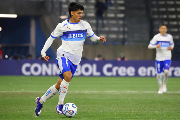 Futbol, Universidad Catolica vs Cruzeiro Fase de grupos, Copa Libertadores 2026. El jugador de Universidad Catolica Sebastian Arancibia es fotografiado durante el partido de copa libertadores por el grupo D contra Cruzeiro disputado en el estadio Claro Arena en Santiago, Chile. 06 05 2026 Jonnathan Oyarzun Photosport Football, Universidad Catolica vs Cruzeiro Group stage, Copa Libertadores 2026. Universidad Catolica™s player Sebastian Arancibia is pictured during the copa libertadores match for group D against Cruzeiro at the Claro Arena stadium in Santiago, Chile. 06 05 2026 Jonnathan Oyarzun Photosport Universidad Catolica vs Cruzeiro, Copa Libertadores 2026