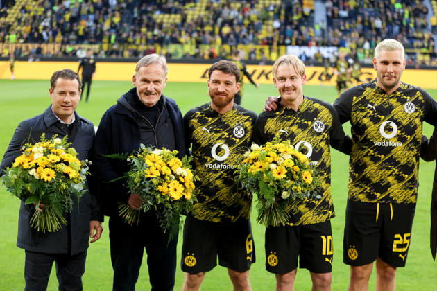 from left Lars Ricken Managing Director Sport Borussia Dortmund , Hans Joachim Watzke President Borussia Dortmund , Salih Oezcan Borussia Dortmund , Julian Brandt Borussia Dortmund , Niklas Suele Borussia Dortmund at the farewell ceremony GER, Borussia Dortmund vs Eintracht Frankfurt, Football, 1 Liga, 33 Matchday, Season 2025 2026, 08 05 2026 DFL REGULATIONS PROHIBIT ANY USE OF PHOTOGRAPHS AS IMAGE SEQUENCES AND OR QUASI VIDEO GER, Borussia Dortmund vs Eintracht Frankfurt, Football, 1 Liga, 33 Matchday, Season 2025 2026, 08 05 2026 Dortmund Copyright: xEibner-Pressefoto FrankxZeisingx EP_FZG