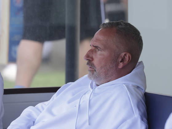 Coach Tim Walter Holstein Kiel Football, Men, Season 2025 2026, 2 BL, Holstein Stadion, Holstein Kiel vs 1 FC Magdeburg DFL REGULATIONS PROHIBIT ANY USE OF PHOTOGRAPHS AS IMAGE SEQUENCES AND OR QUASI VIDEO