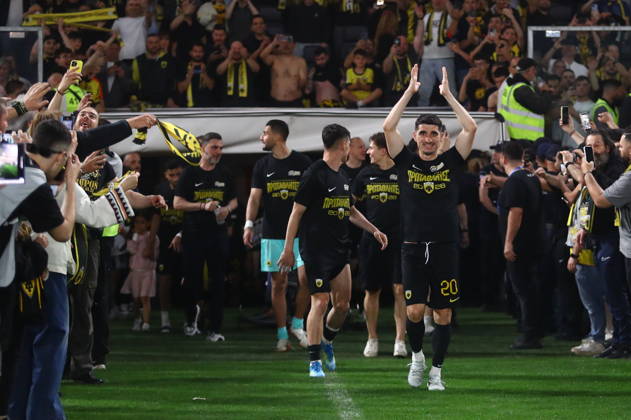 SuperLeague Greece Playoffs AEK FC vs Panathinaikos - Players of AEK FC celebrate the winning of the Championship right after the SuperLeague Play-Offs soccer match between AEK FC vs Panathinaikos that they won by 1-0 in Athens, Greece, 10 May 2026. IMAGO ONE INCH PRODUCTIONS PIRAEUS Greece Copyright: xONExINCHxPRODUCTIONSx 6965191