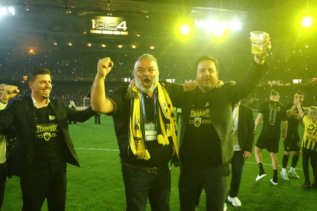 SuperLeague Greece Playoffs AEK FC vs Panathinaikos - Players of AEK FC celebrate the winning of the Championship right after the SuperLeague Play-Offs soccer match between AEK FC vs Panathinaikos that they won by 1-0 in Athens, Greece, 10 May 2026. IMAGO ONE INCH PRODUCTIONS PIRAEUS Greece Copyright: xONExINCHxPRODUCTIONSx 6965192