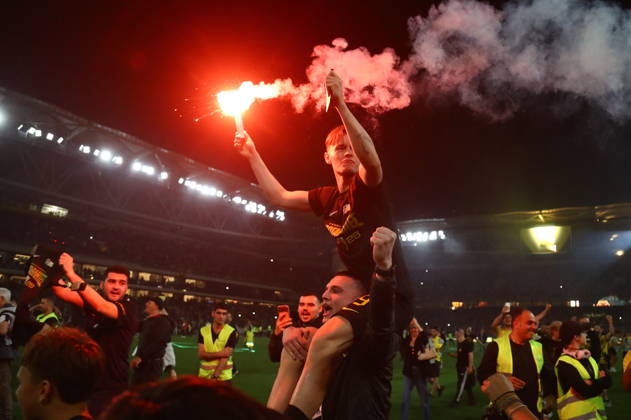 SuperLeague Greece Playoffs AEK FC vs Panathinaikos - Players of AEK FC celebrate the winning of the Championship right after the SuperLeague Play-Offs soccer match between AEK FC vs Panathinaikos that they won by 1-0 in Athens, Greece, 10 May 2026. IMAGO ONE INCH PRODUCTIONS PIRAEUS Greece Copyright: xONExINCHxPRODUCTIONSx 6965126