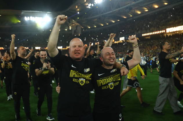 SuperLeague Greece Playoffs AEK FC vs Panathinaikos - Players of AEK FC celebrate the winning of the Championship right after the SuperLeague Play-Offs soccer match between AEK FC vs Panathinaikos that they won by 1-0 in Athens, Greece, 10 May 2026. IMAGO ONE INCH PRODUCTIONS PIRAEUS Greece Copyright: xONExINCHxPRODUCTIONSx 6965176