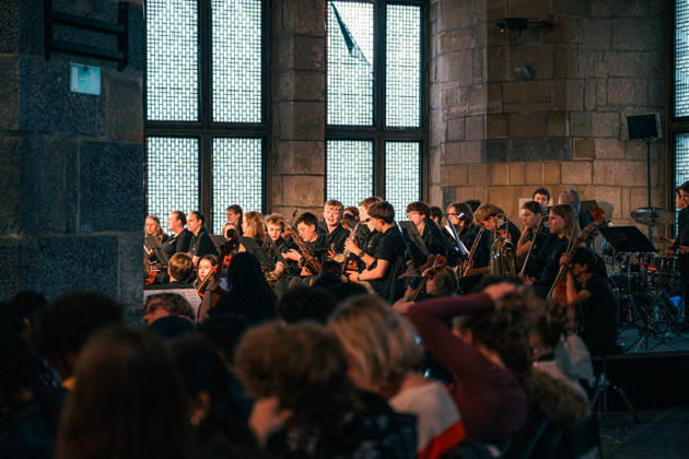 Germany, Aachen Presentation of the Charlemagne Youth Prize in the Coronation Hall in the Town Hall, supporting program Charlemagne Prize 2026 Award to Mario Draghi, overview before the award ceremony, guests from 27 countries in the European Union, orchestra of an Aachen school Copyright: xThiemoxRudolphx