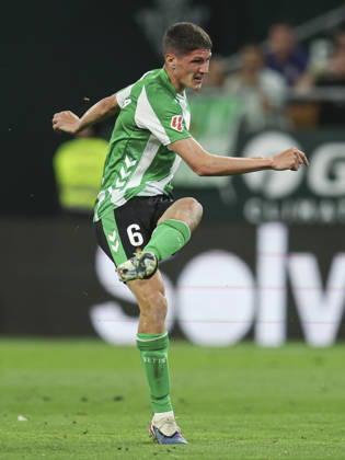 ESP: Real Betis - Elche CF. La Liga EA Sports. Date 36 Sergi Altimira of Real Betis during the La Liga EA Sports match between Real Betis and Elche CF played at La Cartuja Stadium on May 12, 2026 in Sevilla, Spain. kpng Copyright: xAntonioxPozox xPRESSINPHOTOx AP_260512_BET_ELC_2526_126